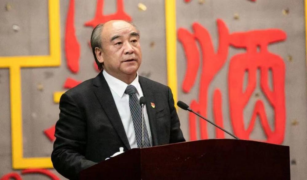 八上春晚，古井贡酒冲击200亿