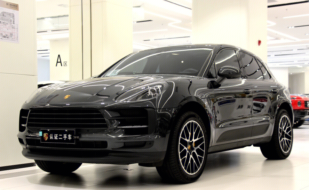 {賭馬}(保时捷suv30万图片)