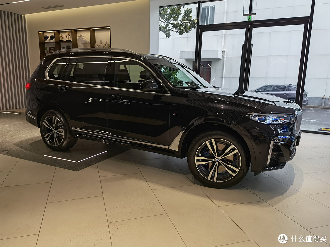 {21點}(宝马x7多少钱2022款)