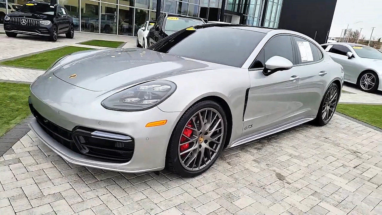 {賭波}(保时捷帕拉梅拉2022款报价及图片)