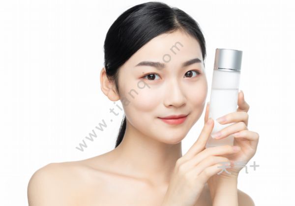 {線上賭場}(晚上用护肤品好还是不用好)