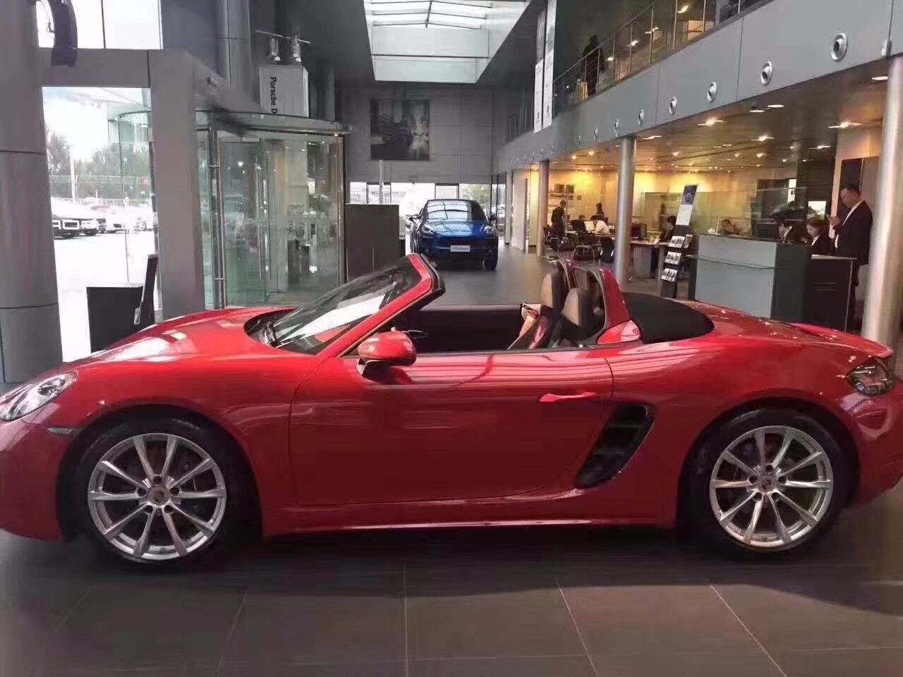 {百家樂}(保时捷四座敞篷跑车报价)