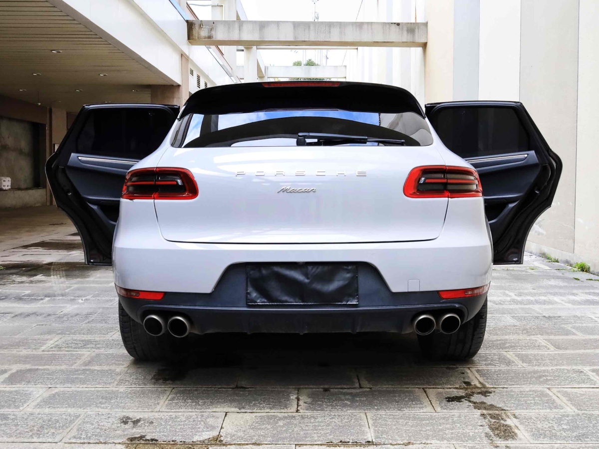 关于新款保时捷macan价格及图片的信息